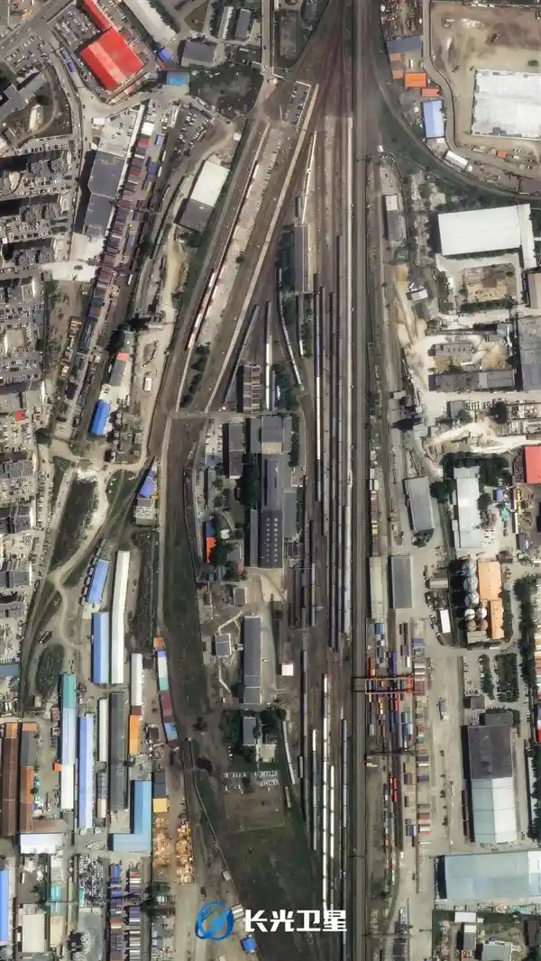 乌兰巴托:卫星图揭示的南北割裂之城