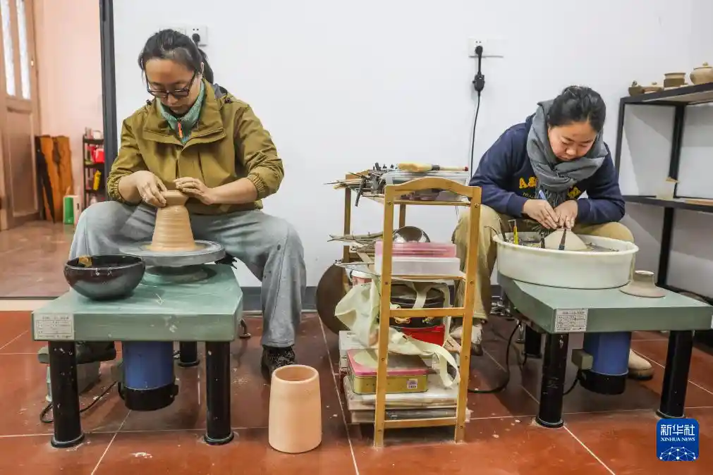 艺术村崛起：浙江慈溪激活乡村产业新动能