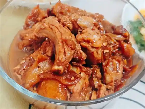 苹果炖猪排竟成美食界新宠？尝过的人都说：后悔没早点试！