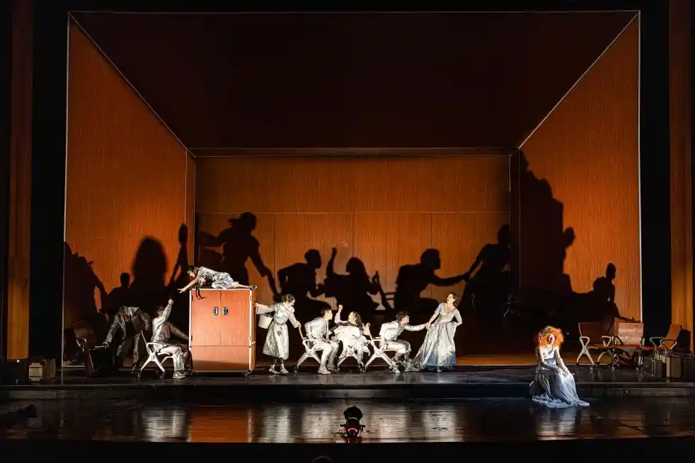 中欧碰撞新剧《樱桃园》首演，戏剧美学开启跨界新篇章