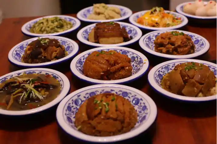 云上五峰，茶香四溢——五峰土家族自治县惊艳亮相《300秒看家乡》