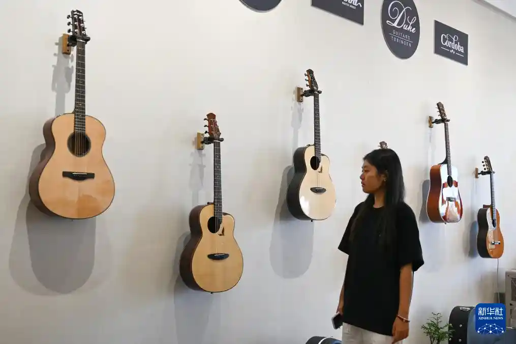 弦动松滋：一把吉他奏响产业新乐章
