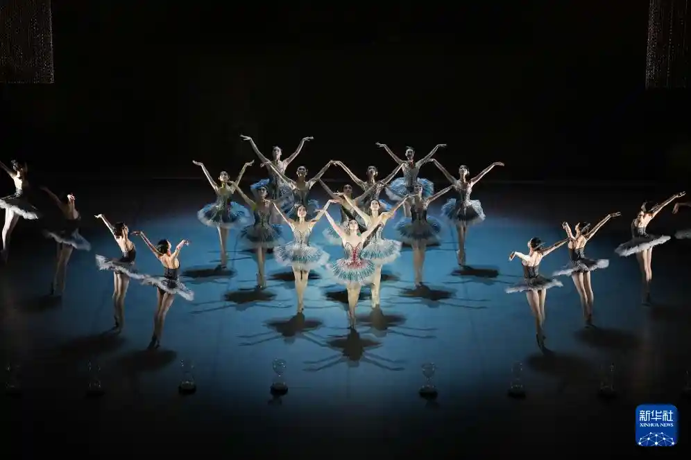 原创芭蕾《鹊之桥》首演：传统神话邂逅现代舞韵