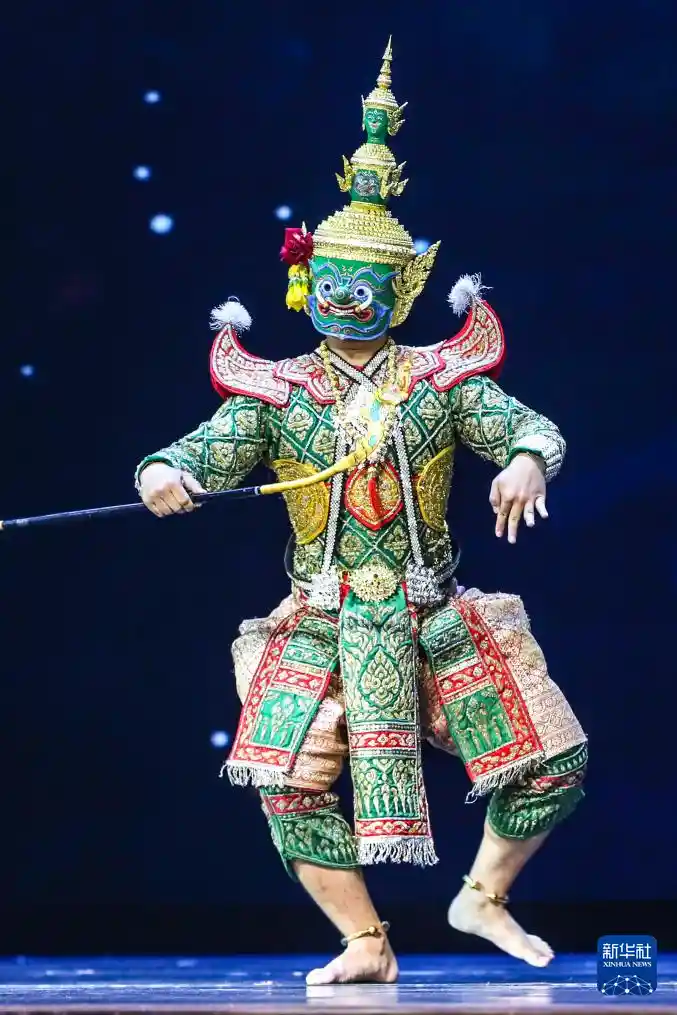 丝路韵动·文明共舞：敦煌文博会文艺演出展现多元交融之美