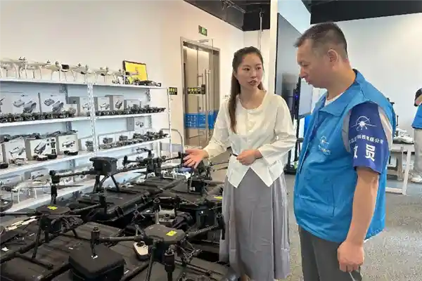 33岁女工程师玩转无人机维修，年赚500万还想进军机器狗领域