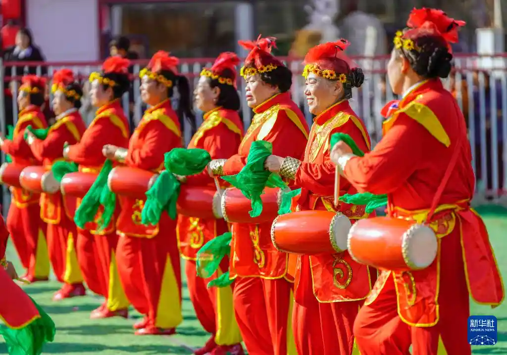 斑斓民俗庆华节