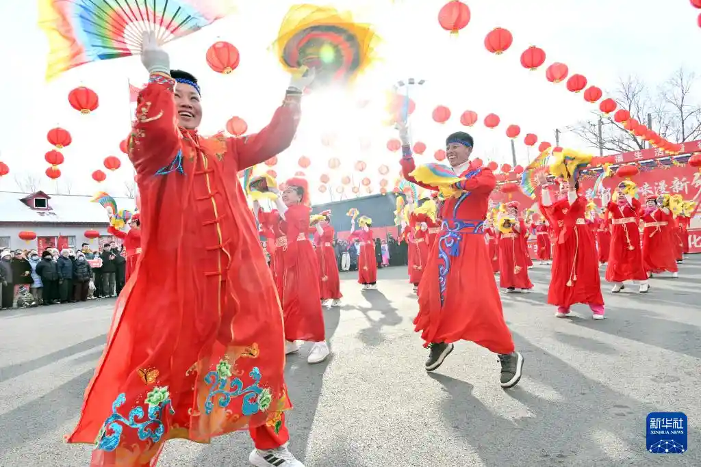 斑斓民俗庆华节