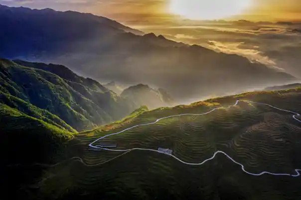 梵净山下养心秘境江口县惊艳登陆《300秒看家乡》