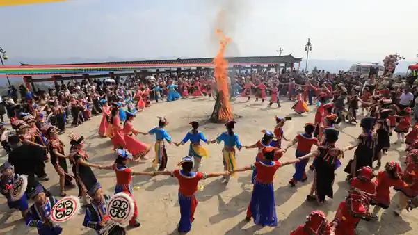 梵净山下养心秘境江口县惊艳登陆《300秒看家乡》