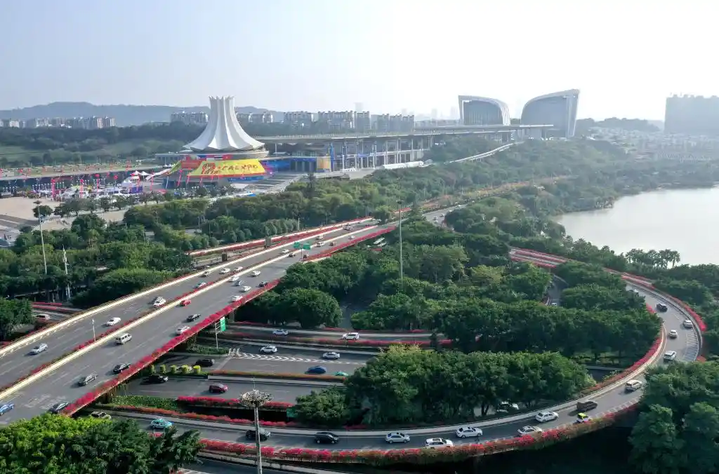 四季如春，这座城人间四月天全年绽放