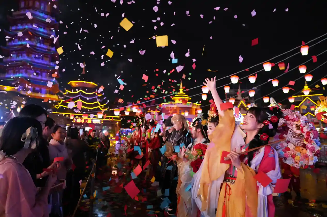 芜湖方特18周年庆圆满落幕,五一华裳盛典焕新登场
